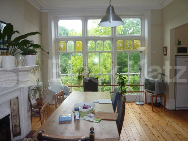 			MUST SEE !!!, 4 Bedroom, 1 bath, 1 reception Flat			 Stapleton Hall Road, FINSBURY PARK N4